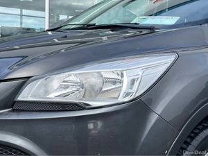 Ford Kuga ZETEC 2.0 TDCI 120PS FWD 4 4DR - Image 3