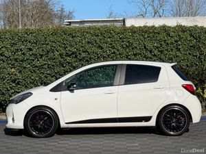 Toyota Yaris GR SPORT 1.3 VVTI // REVERSE CAMERA / - Image 3