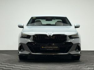 BMW 5-Series 550E M SPORT PRO XDRIVE - Image 2