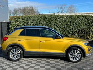 Volkswagen T-Roc COMFORTLINE 2.0 TDI ** VERY LOW M - Image 2