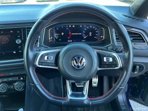 Volkswagen T-Roc SPORT 2.0 TDI AUTO // VERY LOW MI - Image 4