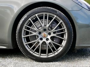 Porsche Panamera 2023 - Image 2