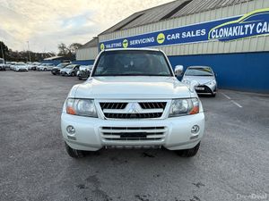 Immaculate Mitsubishi Pajero 7 Seats Petrol Fresh - Image 3