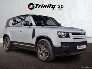 Land Rover Defender ** 6 SEAT ** X-DYNAMIC SE ** P - Image 2