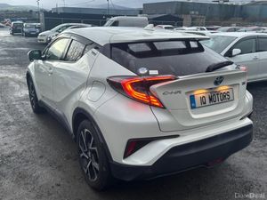 Toyota C-HR 1.8 Petrol Hybrid Automatic - 2017 (46 - Image 4