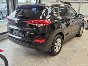 17 HYUNDAI TUCSON 1.7 DIESEL COMFORT EDITION - Image 2