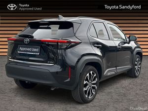 Toyota Yaris Cross LUNA SPORT // REAR CAMERA // SI - Image 2