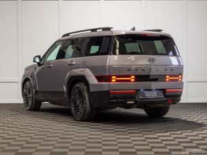 242 Hyundai Santa Fe Premium Calligraphy 7 Seater - Image 4