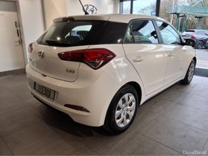 Hyundai i20 CLASSIC 1.2 Petrol - 1 Owner - Low Mil - Image 4