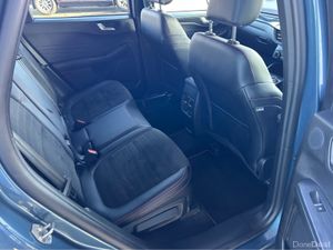 Ford Kuga ST-LINE X - Image 2