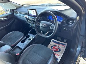 Ford Kuga ST-LINE X - Image 3