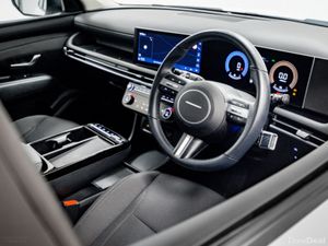 Hyundai Tucson Comfort Plus 1.6 PHEV Auto 265HP - Image 2