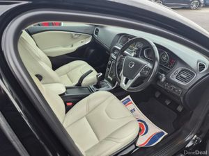 Volvo V40 D2 MOM ED 5DR - Image 4