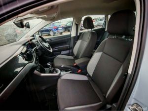 Volkswagen Polo LIFE 1.0 TSI 95BHP MANUAL 5SPEED - Image 4