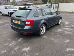 Skoda Octavia SE TECHNOLOGY TDI - Image 2