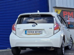 Toyota Aqua Automatic - Image 3