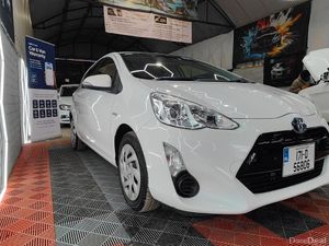 2017 Toyota Aqua 1.5 Petrol Hybrid - Image 3