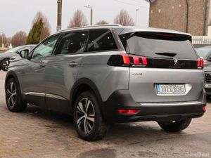 Peugeot 5008 1.2 PureTech 130bhp Allure - Image 4