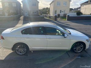 Volkswagen Passat 2017 automatic - Image 2