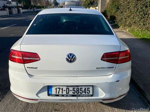 Volkswagen Passat 2017 automatic - Image 4