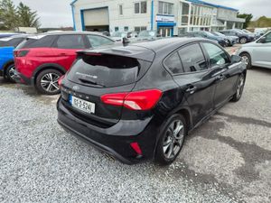 Ford Focus St-line 4DR - Image 4