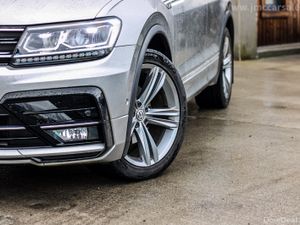 2018 VOLKSWAGEN TIGUAN R-LINE - Image 2