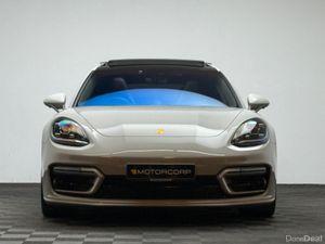 Porsche Panamera 4 E-Hybrid Sport Turismo Platinum - Image 2