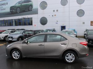 Toyota Corolla 2017 - Image 2