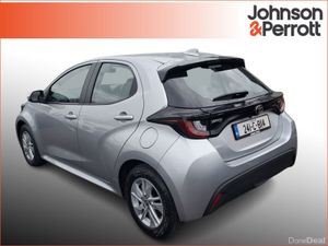 Toyota Yaris Yaris Hybrid Luna - Image 2