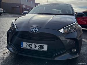 2023 Toyota Yaris Luna 1.5 Hybrid Automatic - Image 3