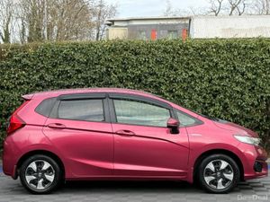 Honda Fit F-PACKAGE 1.5 HYBRID AUTO // NEW 2 YEAR - Image 2