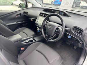 Toyota Prius 1.8 HYBRID - ADAPTIVE CRUISE CONTROL - Image 4