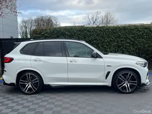 BMW X5 M-SPORT COMPETITION XDRIVE45e 3.0 HYBRID ** - Image 4