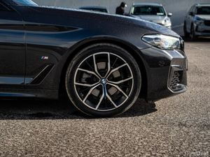 BMW 5-Series 520D M SPORT - Image 3