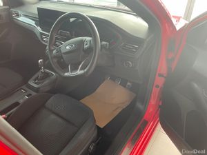 Ford Focus ST-Line  Petrol 1.0 EcoBoost - Image 4