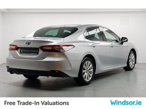 Toyota Camry Hybrid  Automatic - Image 4