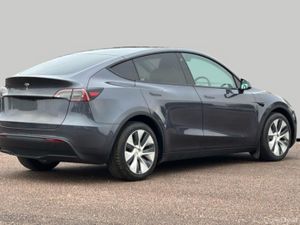 231 Tesla Model Y RWD - Image 4
