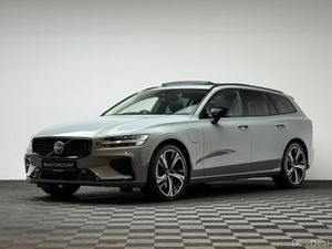 Volvo V60 T8 ULTRA AWD *PAN ROOF* - Image 3