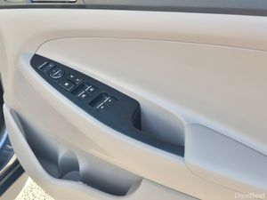 Hyundai Tucson  IX35 EXECUTIVE - Image 3