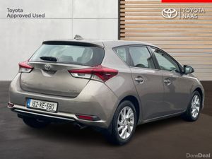 Toyota Auris 1.2T 5DR LUNA 4DR - Image 2