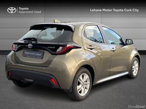 Toyota Yaris YARIS HYB LUNA - Image 2