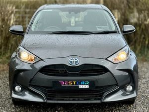 2022 Toyota Yaris 1.5 Hybrid Luna Automatic - Image 4