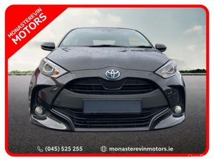 Toyota Yaris 1.5 HYBRID LUNA 4DR AUTO - Image 2