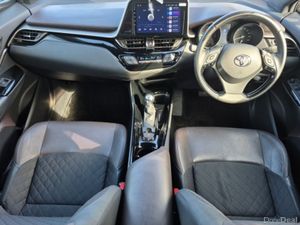 Toyota C-HR ** 1.8 HYBRID ** AUTO ** HUGE SPEC ** - Image 2