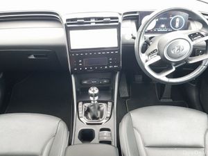 Hyundai Tucson 2WD Executive Plus - Image 4