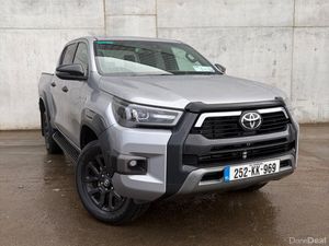2025 TOYOTA HILUX INVINCIBLE