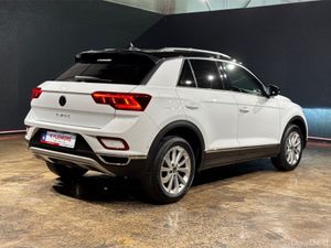 Volkswagen T-Roc 2.0 TDI STYLE - FACTORY ALLOYS - - Image 4