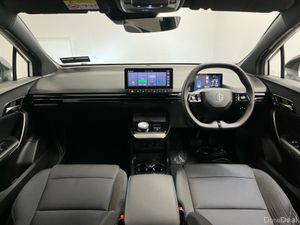 MG MG4 Excite LR 64kWh - Parking Sensors - Climate - Image 4