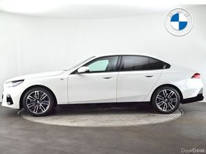 BMW 5-Series 520i M Sport Saloon - Image 3