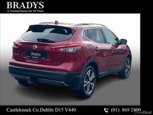Nissan Qashqai Diesel SV PREMIUM--Panoramic Glass - Image 3